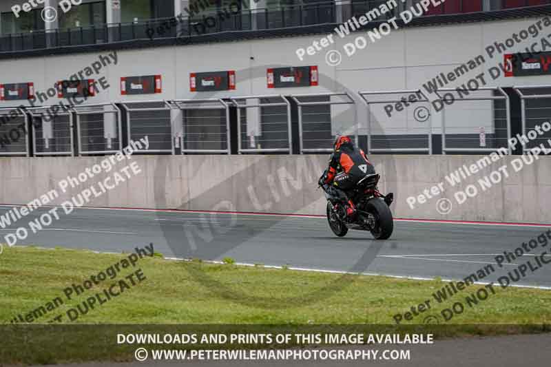 cadwell no limits trackday;cadwell park;cadwell park photographs;cadwell trackday photographs;enduro digital images;event digital images;eventdigitalimages;navarra;no limits trackdays;peter wileman photography;racing digital images;trackday digital images;trackday photos